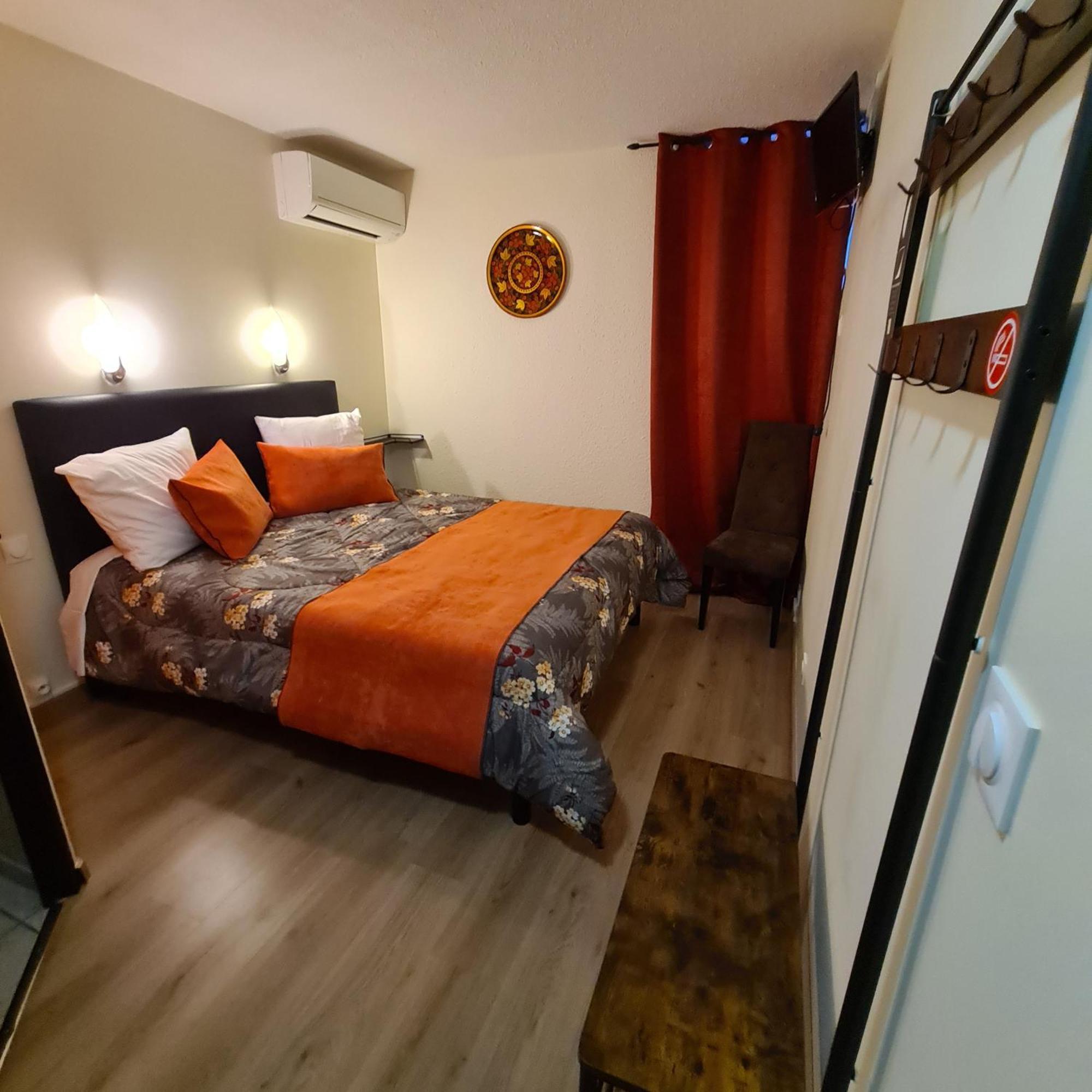 Hotel L'Etoile Aeroport - A61 Καρκασόν Εξωτερικό φωτογραφία
