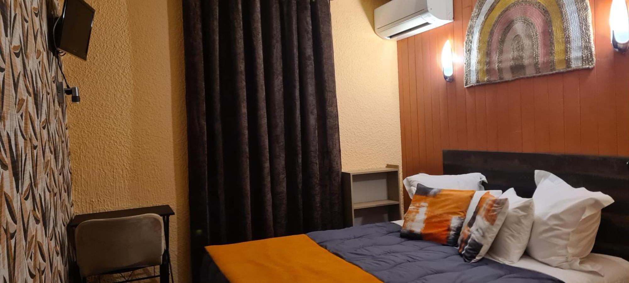 Hotel L'Etoile Aeroport - A61 Καρκασόν Εξωτερικό φωτογραφία